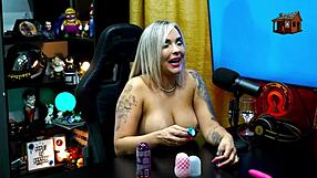 kiara blay almost put toys in her pussy