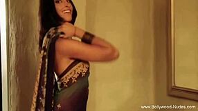 stripteasing and seducing technique to dance fully nude!