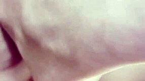 Domácí anál v misionáře s kamarádkou, už jí málo bolí řiť při strkání čuráku