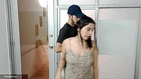 Tia llega cachonda a visitarme me cuenta sobre su deseo sexual hacia a mi le complac� chup�ndole las tetas y foll�ndola