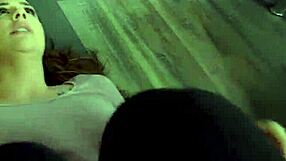 Busty cougar stemor avbryter yoga for intens tabu-knulling med stesønn