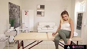 Jessa Rhodes gets a special pussy massage from her hot masseuse