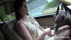 Yanks Babe Savannah Sly Cums