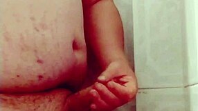 La vecina caliente hace que me masturbe?