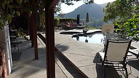 BFF da irmã postiça desafiada a chupar meu pau após pegar elas fodendo Chloe Foxxe x Addison Vodka