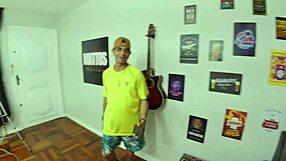 After 30 years of porn, uncle finally fucks big-assed niece