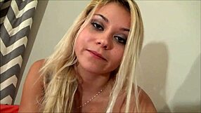 Sprookje Voor Slaap met Geile Grote Stiefzus Marsha May 18+