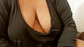 Asian aunty flaunts her big boobs and ass in sexy scene