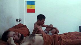 Despertando a Mi Macho Peludo con una Linda Mamada Aprovechando su Erección Matutina