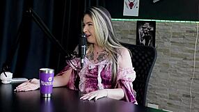 Raphaela Savanah Records Boyfriend In Cuckold Sex