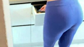 Cheating on wife by banging her sister while she's gone - Russian amateur chat