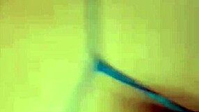 성숙 섹시 라틴 탕가 입고 박히며 클리 빨아 매혹