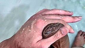 gordinho jerking off in the shower until he finishes