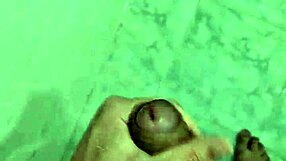 gordinho jerking off in the shower until he finishes