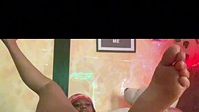 anitawetpussy screamed so loud she turned on the water tap 😱