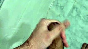 gordinho jerking off in the shower until he finishes