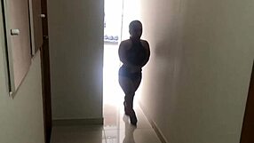 Fodendo a buceta apertada da tia safada no motel