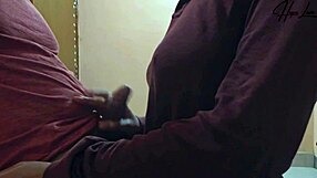 Sleeping with my chubby Malaysian girlfriend in bed and satisfying her at night