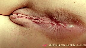 Femme Enceinte Francaise Se Deshabille Et Se Doigte La Chatte