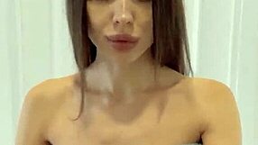 Curierul dă greș și sfârșește futând pizda cu pulă monstru