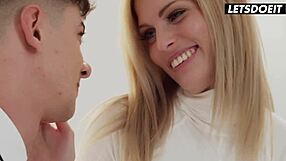 Candee Licious fucks virgin bff