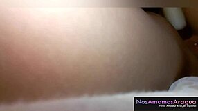 Sem latinska kurba, ki dela analno masturbacijo zate