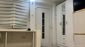 i met the delivery guy naked, he didnt wanna leave...