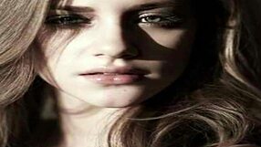 نجمة ريفرديل ليلاي رينهارت في تحدي عنون جامح تجميع. اشعر بكل لحظة شديدة!