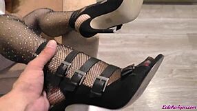 husband passionately licks sexy babe's pussy after party