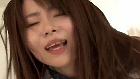 Senzacionalna 18+ curica dobija anal i pičkice jebanje sa kreampajem