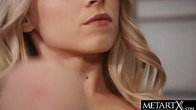 Watch this cute blonde masturbating to a wild orgasm at the gym 💦