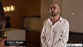 I am Eve Sweet, a vixen con artist planning a heist