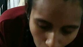 Baise réelle avec ma belle-soeur qui me surprend dans la chambre