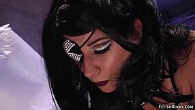 lesbians whipping and anal fucking 😈