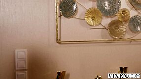 I am Eve Sweet, a vixen con artist planning a heist