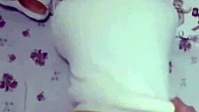 爱鸟公主-妹妹的屁股真会扭 翘高高的让哥哥享受 with wet asian bent over doggystyle 1on1 feet pussy young 18+ bareback cock