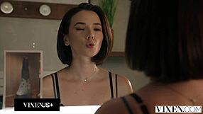 I am Eve Sweet, a vixen con artist planning a heist