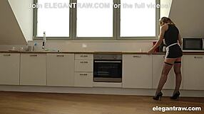 i feel this cougar's asshole gaping from big black cock toys in european scene