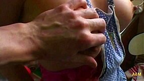 milf tetona francesa consigue sobresueldo haciendo porno.