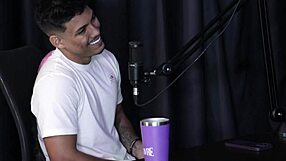 A putaria atrapalha o trabalho, exige exames, gosta de pé na cabeça! O ativo come na parada gay with Fabricio Nunes on Sheer Red