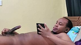 Tatt utro stepsøstera mi som runker på spionkamera 😱