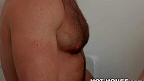 Твинк вступает в команду, получая жесткий трах от тренера