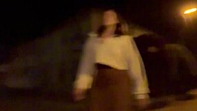 I'm lookin for a spot to give that famous blowjob, ya know?