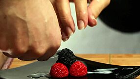 今天试CFNM打飞机射糖果奶子