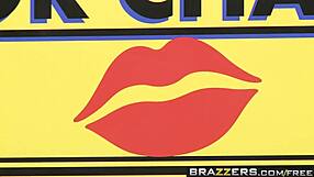 Brazzers mommy Kianna Dior mans kissing booth for steamy action