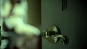 Ali negotova najstnica 18+ dobi dvojno penetracijo med terapijo z milfo?