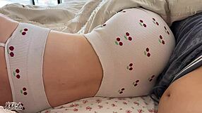 Redhead Girlfriend Begs for Morning Creampie in Bedroom