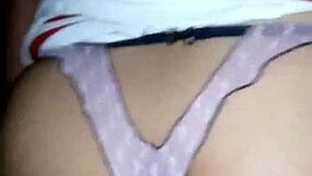 vecina satisfecha por la buena culeada que le doy