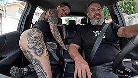 a tatuada naty loka pegou a carona e deu o c� no pelo para o motorista