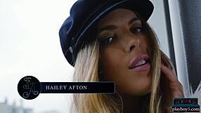 Smal tonåring 18+ blond Hailey Afton het Playboy-modell från Kanada